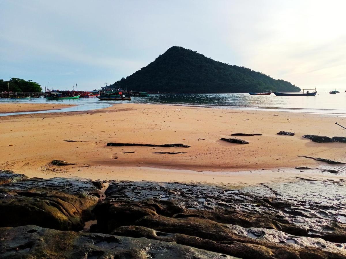The Azure - M'Pai Bay Hotell Koh Rong Sanloem Exteriör bild